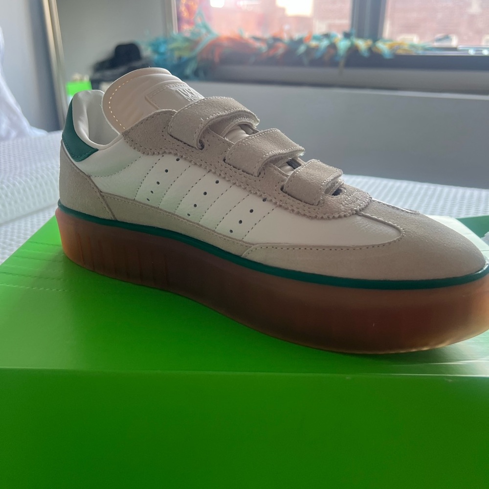 Adidas Ivy Park x Women’s Super Sleek Strap ‘Wonder White Gum’ sneakers - Picture 4 of 7